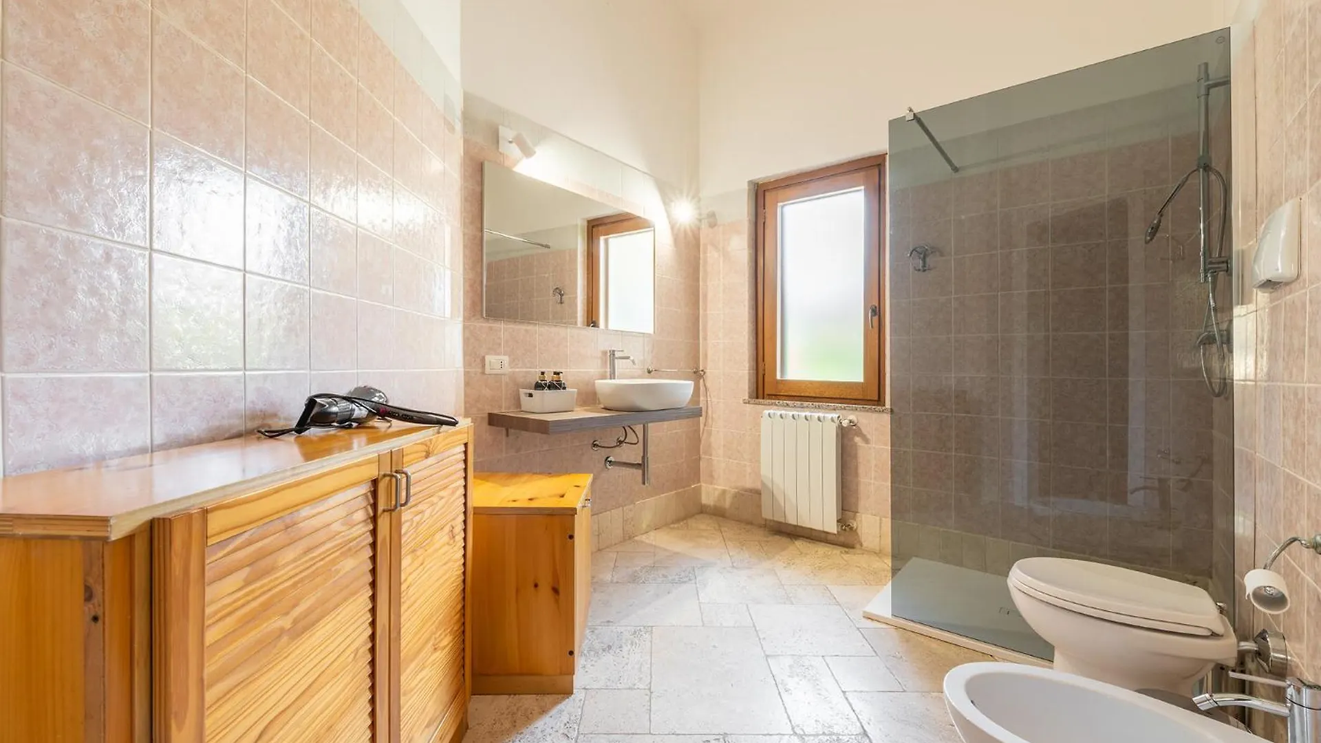 מלון Poggio dei Pini Casa Pilato בית הארחה